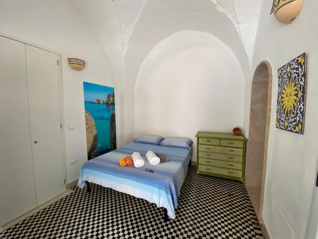 Casa Vacanze Illiria A Roca Vecchia Vicinissima Al Mare Luaran gambar