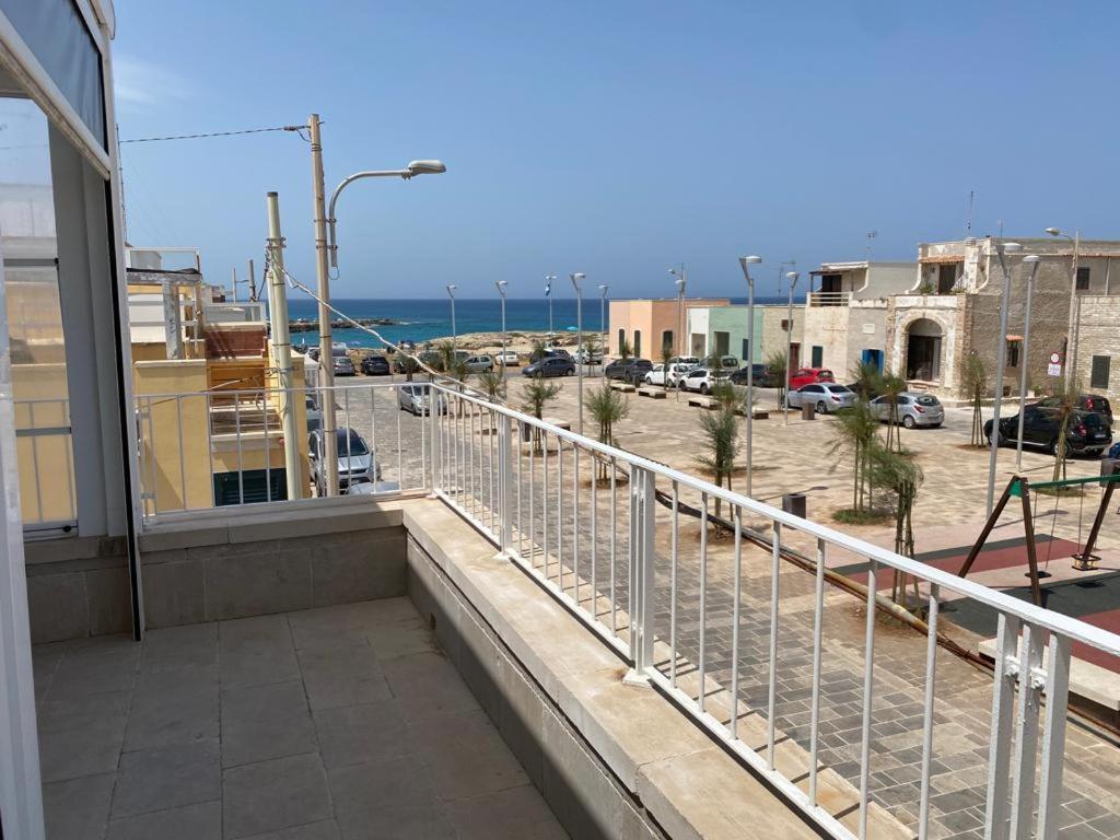 Casa Vacanze Illiria A Roca Vecchia Vicinissima Al Mare Luaran gambar